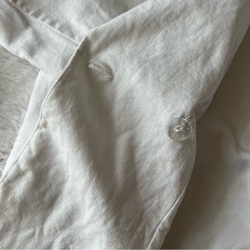 Halston Women's White Linen Blend Blazer - Picture 6 of 11